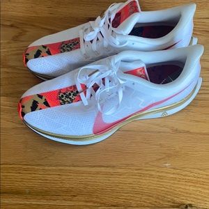 NIKE PEGASUS SIZE 9